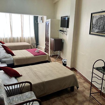Atlantic Suites Hotel Гуаякуил Екстериор снимка