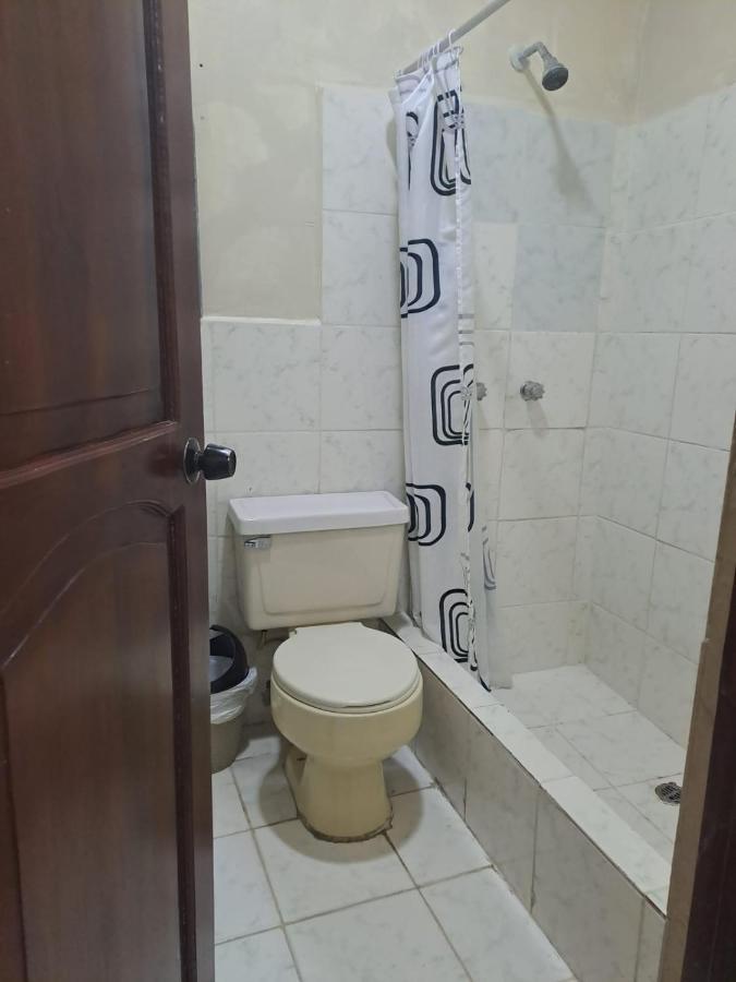 Atlantic Suites Hotel Гуаякуил Екстериор снимка