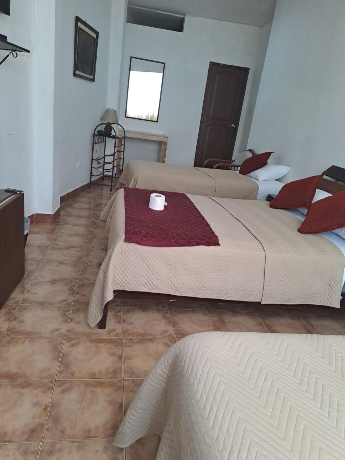 Atlantic Suites Hotel Гуаякуил Екстериор снимка