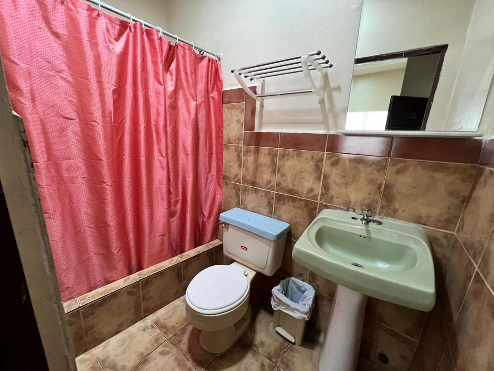 Atlantic Suites Hotel Гуаякуил Екстериор снимка