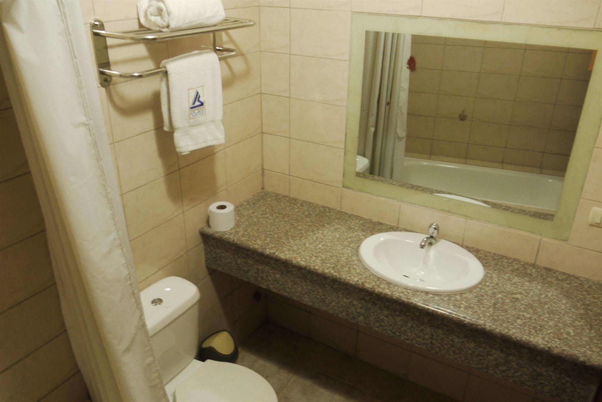 Atlantic Suites Hotel Гуаякуил Екстериор снимка